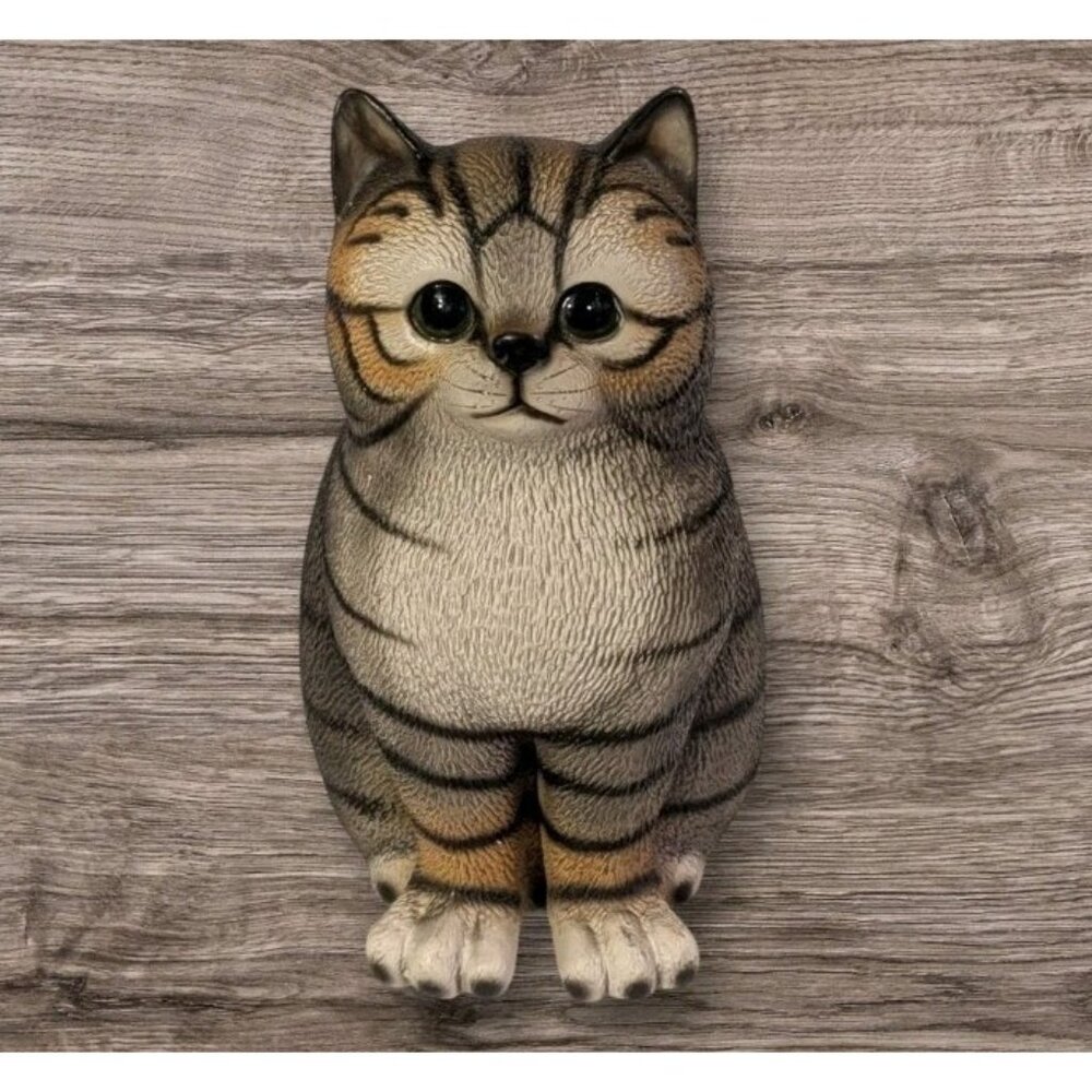 Harvey Knox 1983 Cat Figurine Tabby Fat Kitty Realistic Glass Eyes Big Vtg 8.5"